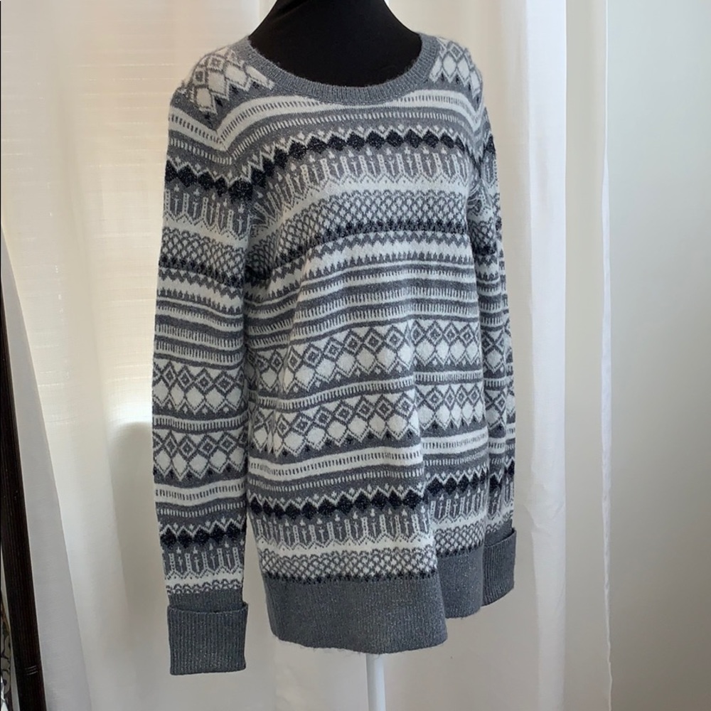 Grey and White Abercrombie & Fitch Keyhole Sweater